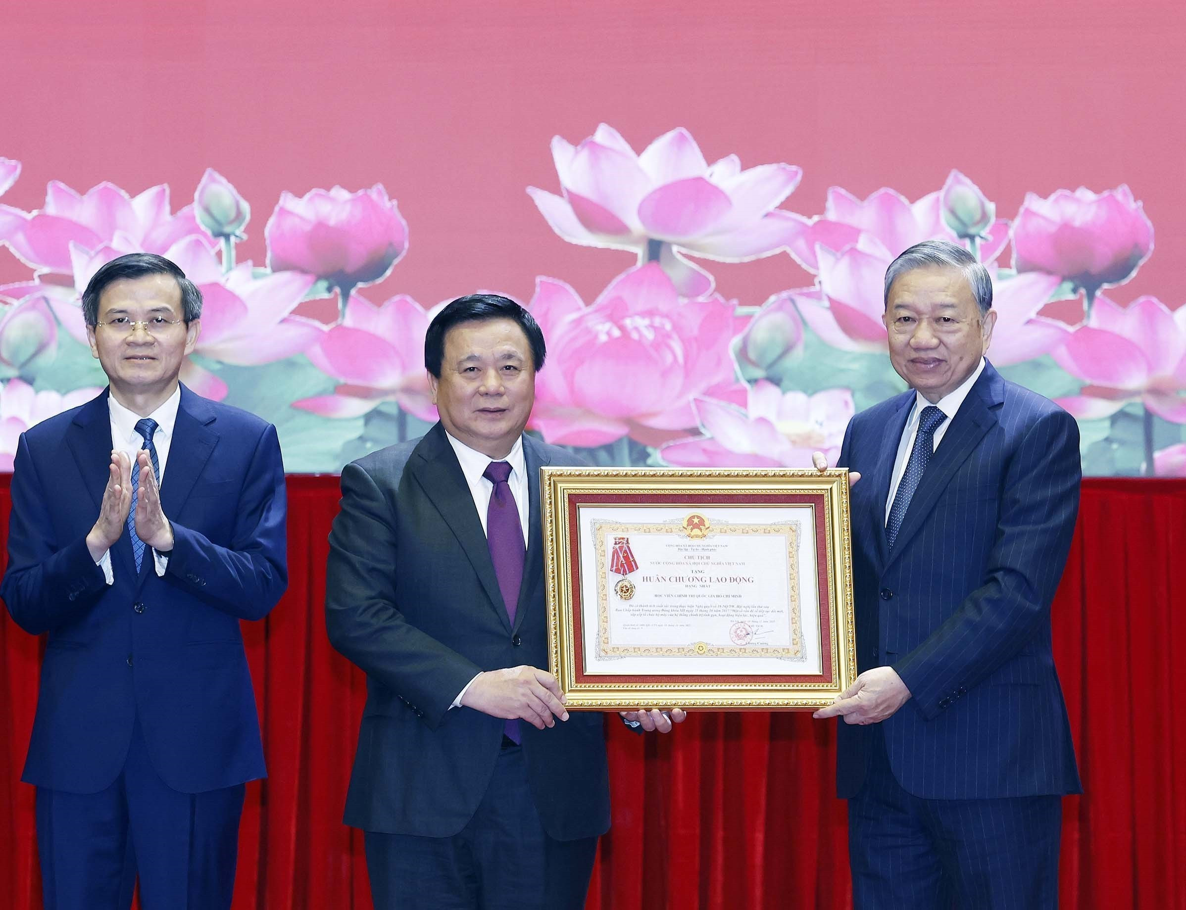 Tổng Bí thư Tô Lâm: Đào tạo không chỉ để 'biết' mà để 'làm', hướng tới các giá trị công - Ảnh 3.