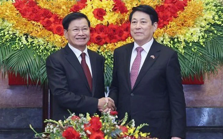 Chủ tịch Quốc hội hội kiến Tổng Bí thư, Chủ tịch nước Lào - Ảnh 2.
