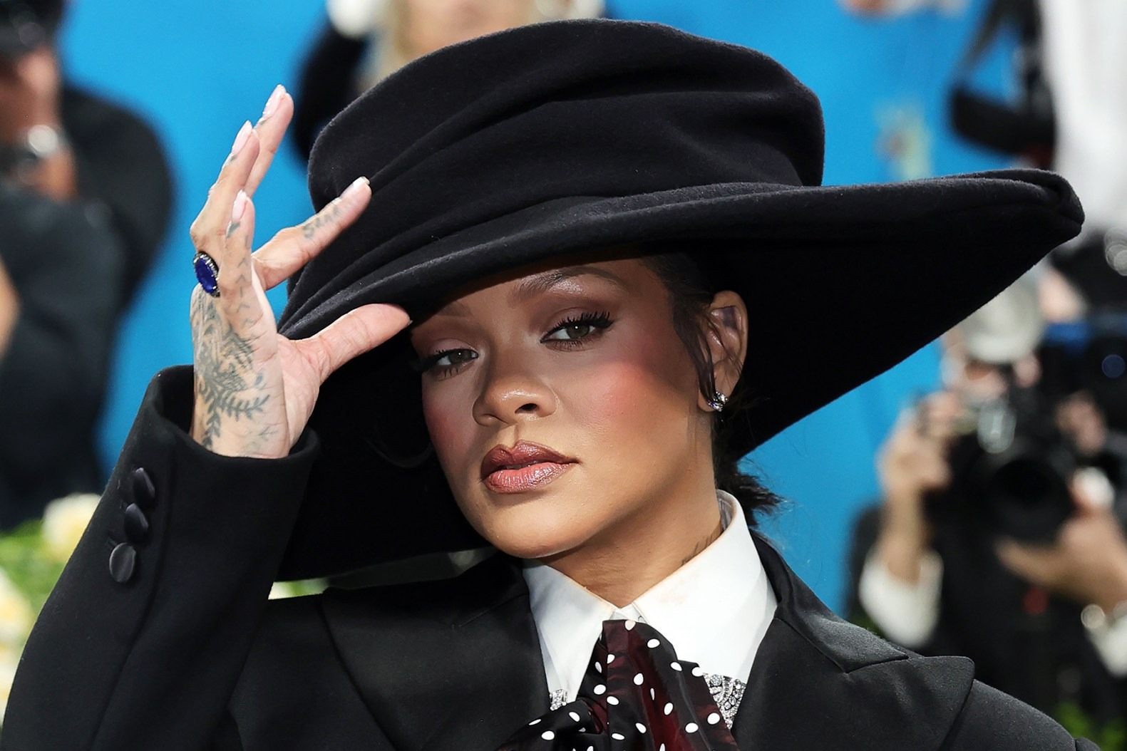 Rihanna - Ảnh 1.