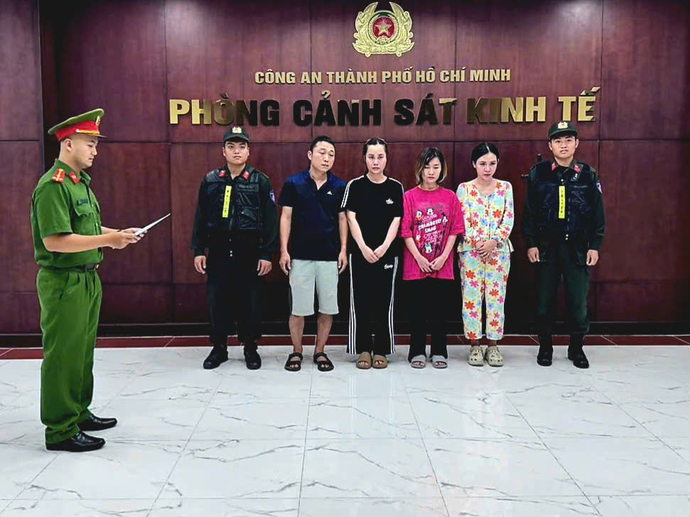 nước hoa - Ảnh 1.